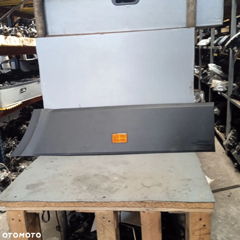 Listwa boczna lewa Crafter Man 7C3853535 - 1