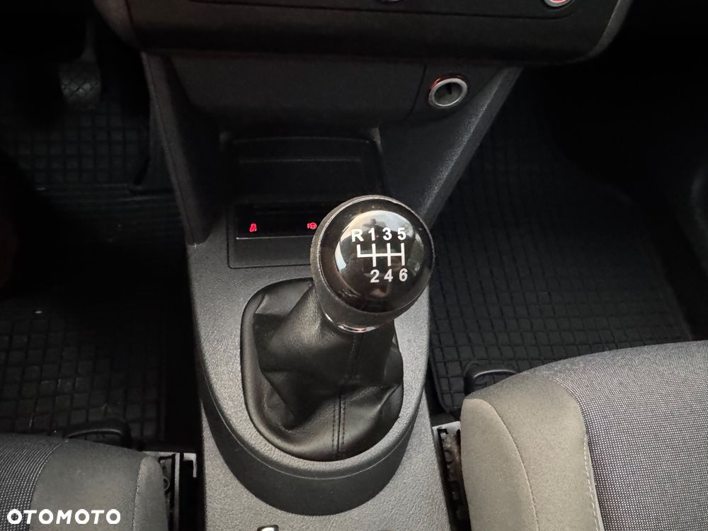 Volkswagen Touran 1.6 TDI DPF BlueMotion Technology STYLE - 25