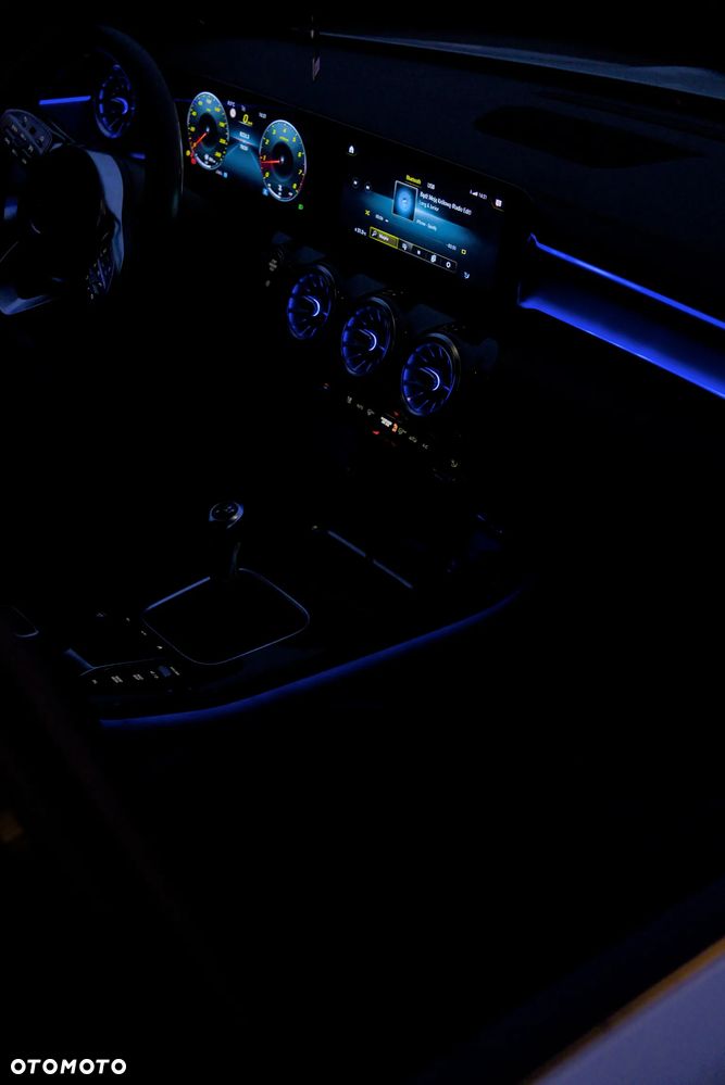 Mercedes-Benz CLA 180 AMG Line - 34