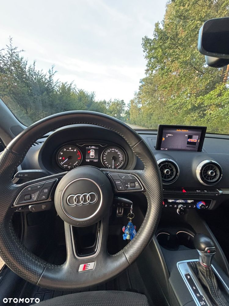 Audi S3 S tronic - 11