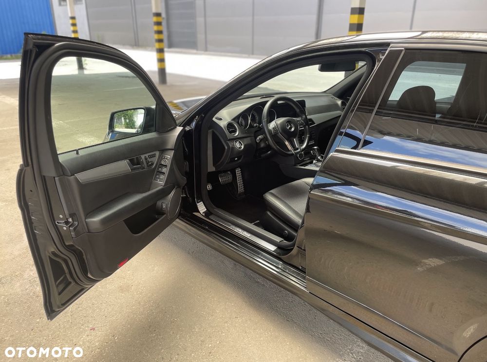 Mercedes-Benz Klasa C 300 CDI 4Matic 7G-TRONIC Avantgarde Edition - 9
