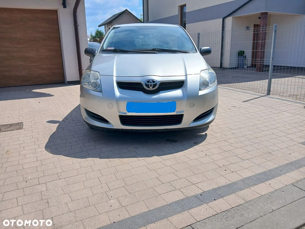Toyota Auris 1.4 VVT-i Terra - 1