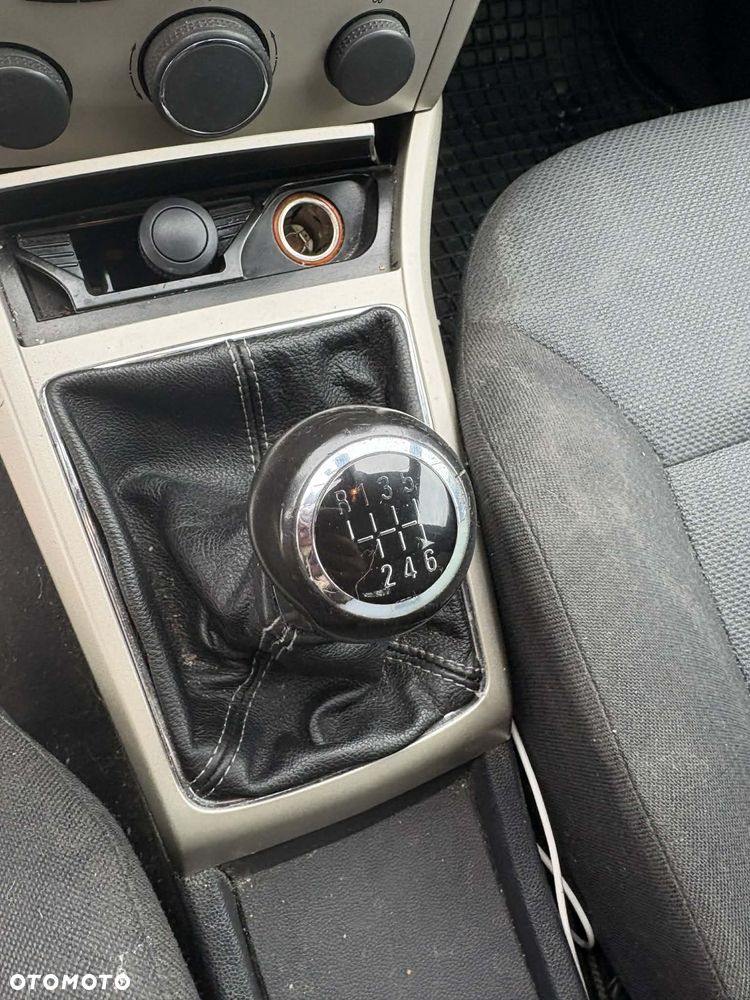 Opel Astra 1.7 CDTI DPF NAVI - 4