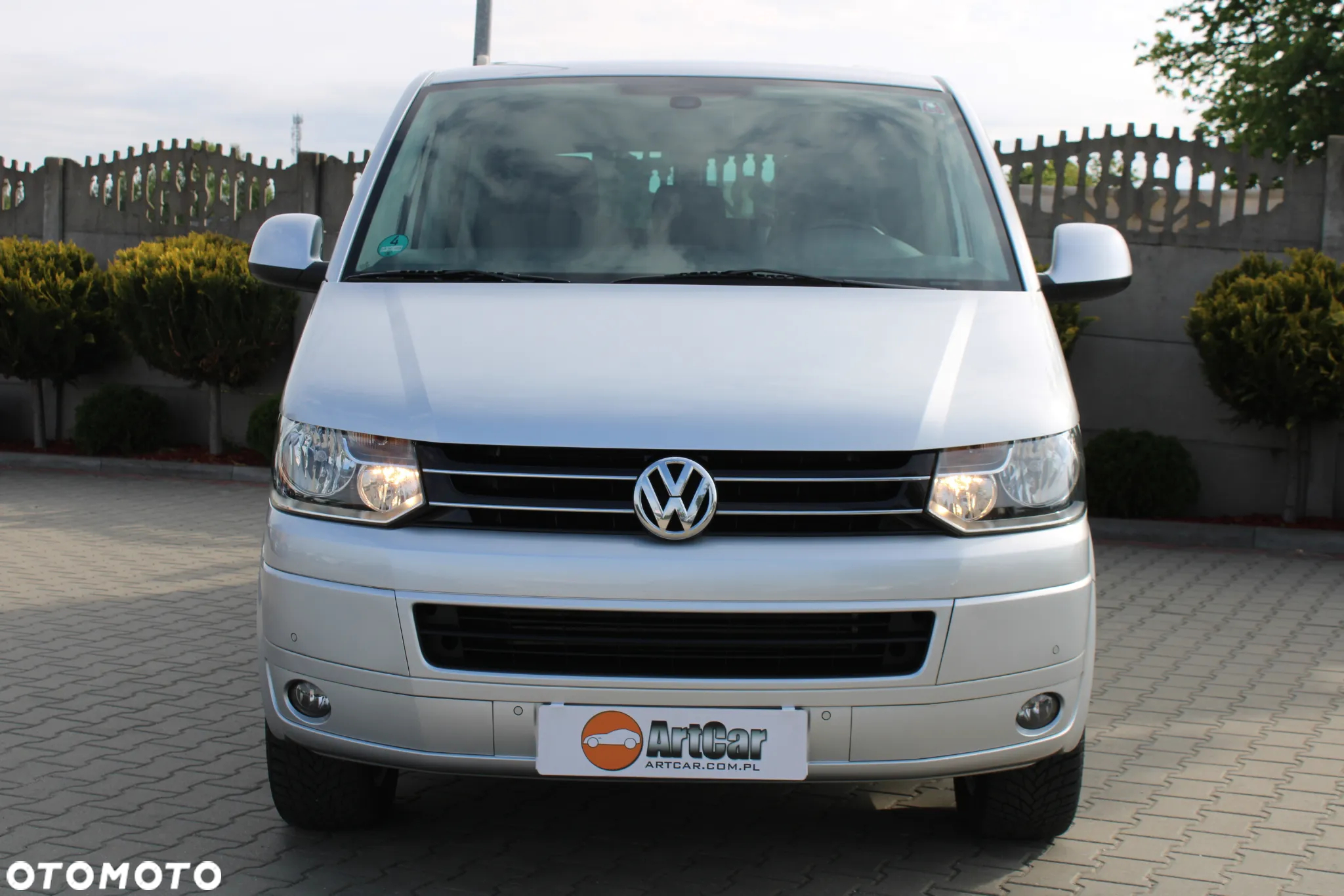 Volkswagen Caravelle - 9