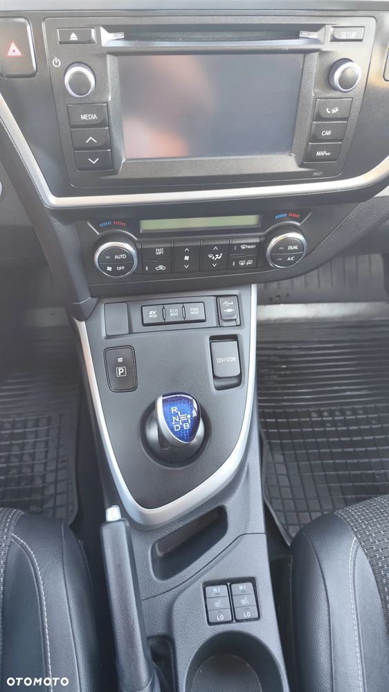 Toyota Auris - 12