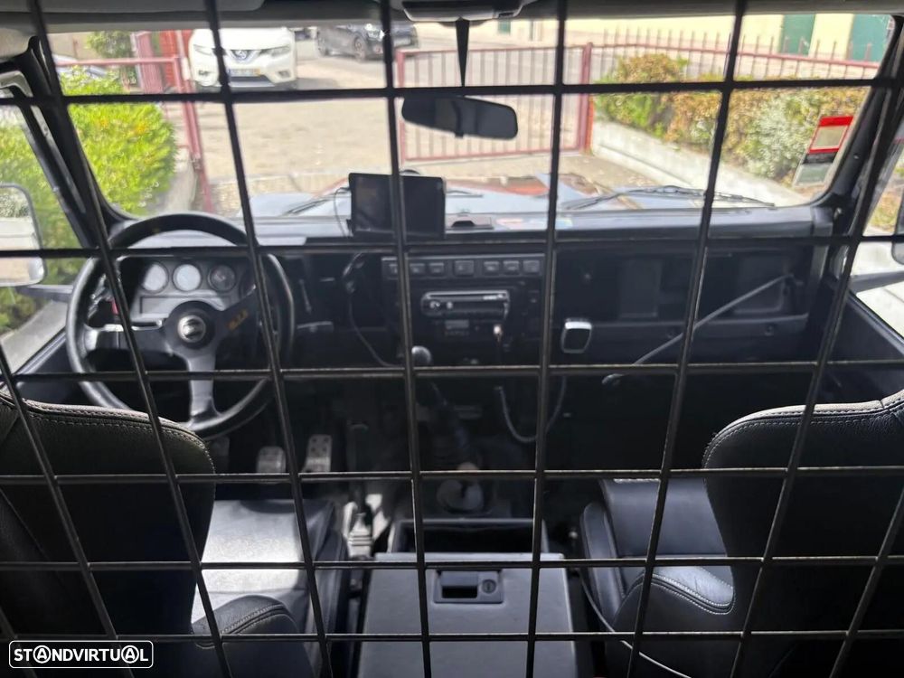Land Rover Defender 90 2.5 Td5 S - 34
