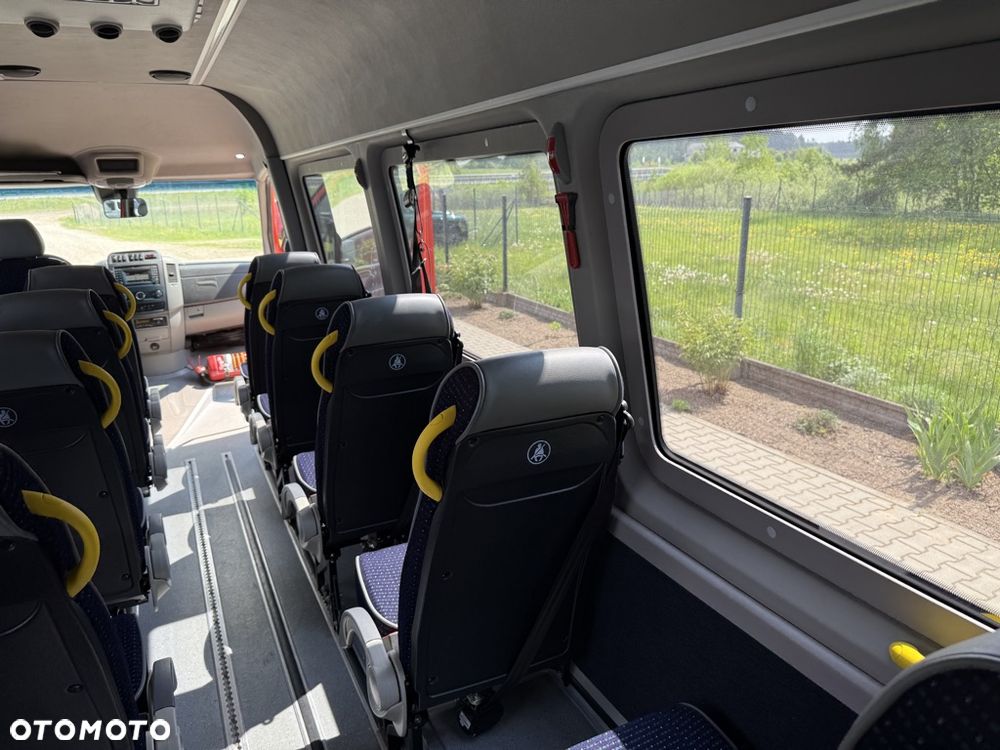 Mercedes-Benz Sprinter 516 - 17