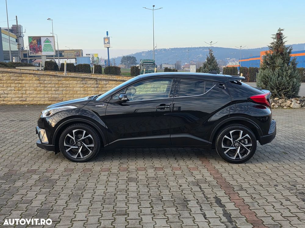 Toyota C-HR Hybrid Club - 33