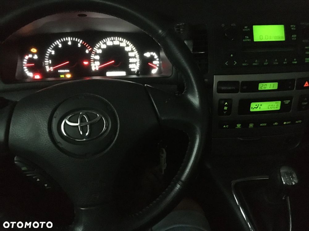 Toyota Corolla Verso 2.0 D-4D - 17
