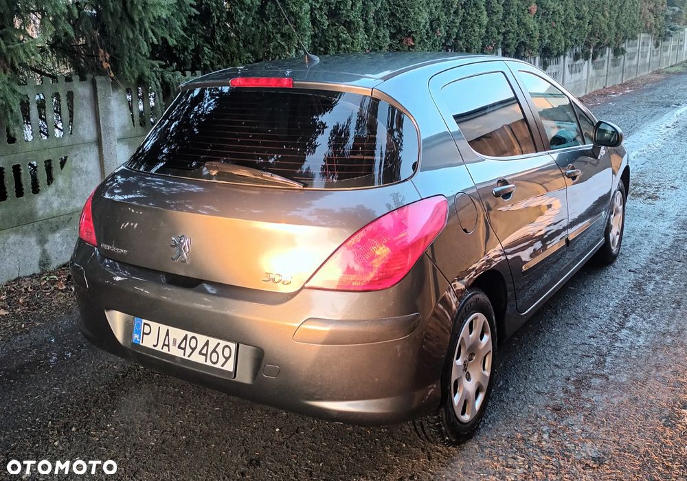 Peugeot 308 - 8