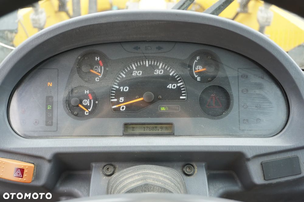 Komatsu WA320-5H Szybkozłącze - 21