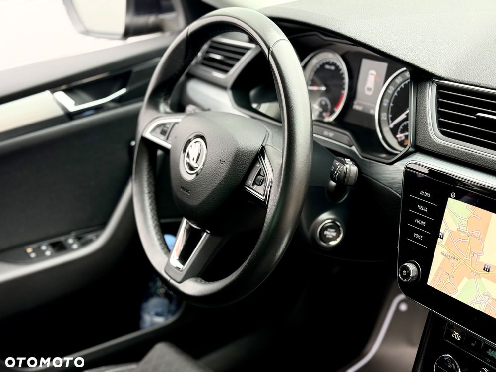 Skoda Superb 1.6 TDI DSG Ambition - 35