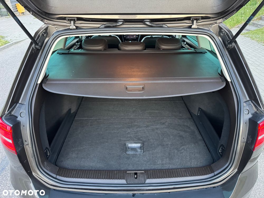 Volkswagen Passat 2.0 TDI SCR DSG Highline - 20