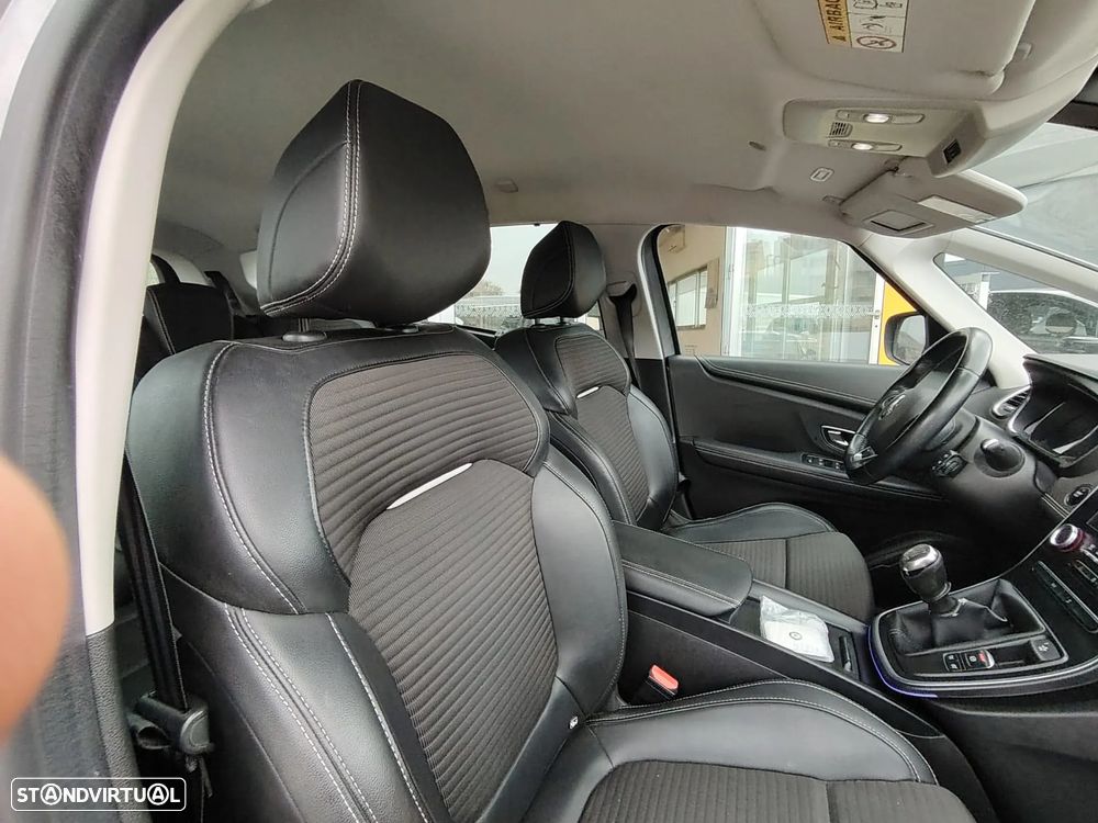 Renault Grand Scénic 1.6 dCi Bose Edition SS - 17