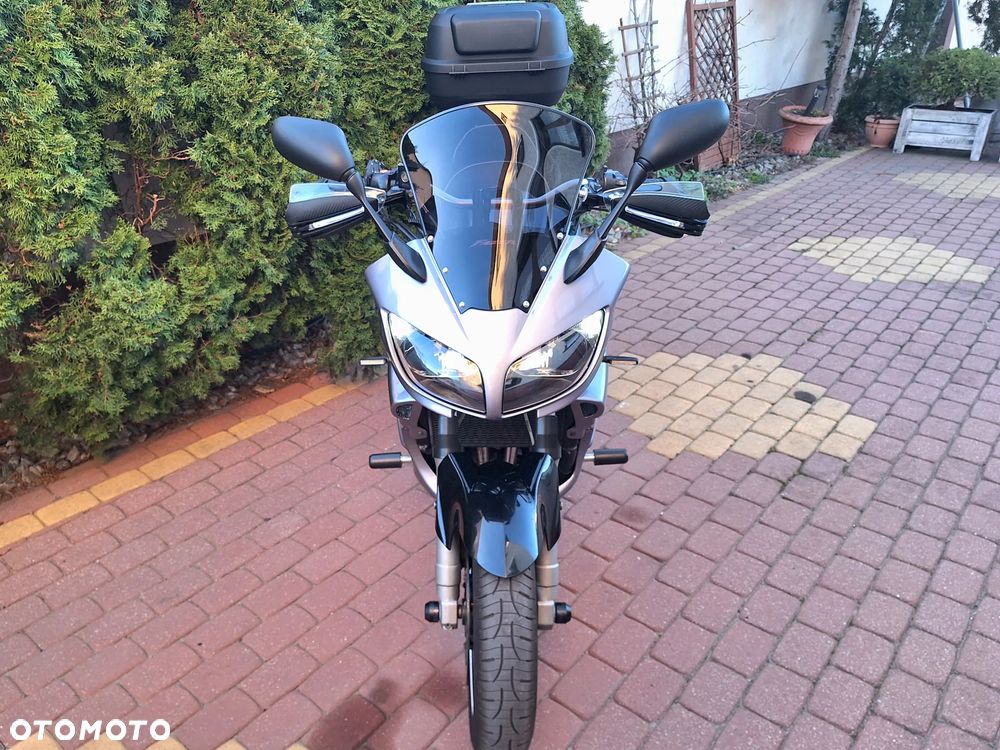 Yamaha FZS - 9