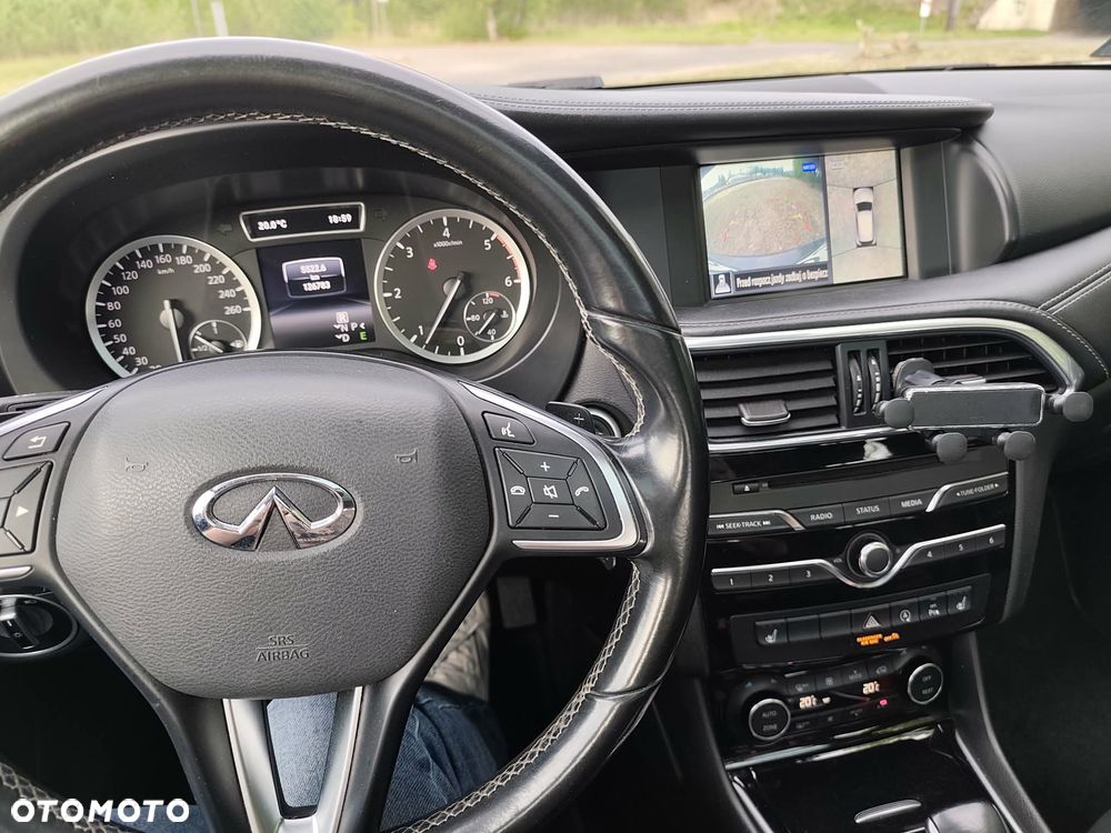 Infiniti Q30 2.2d DCT - 4