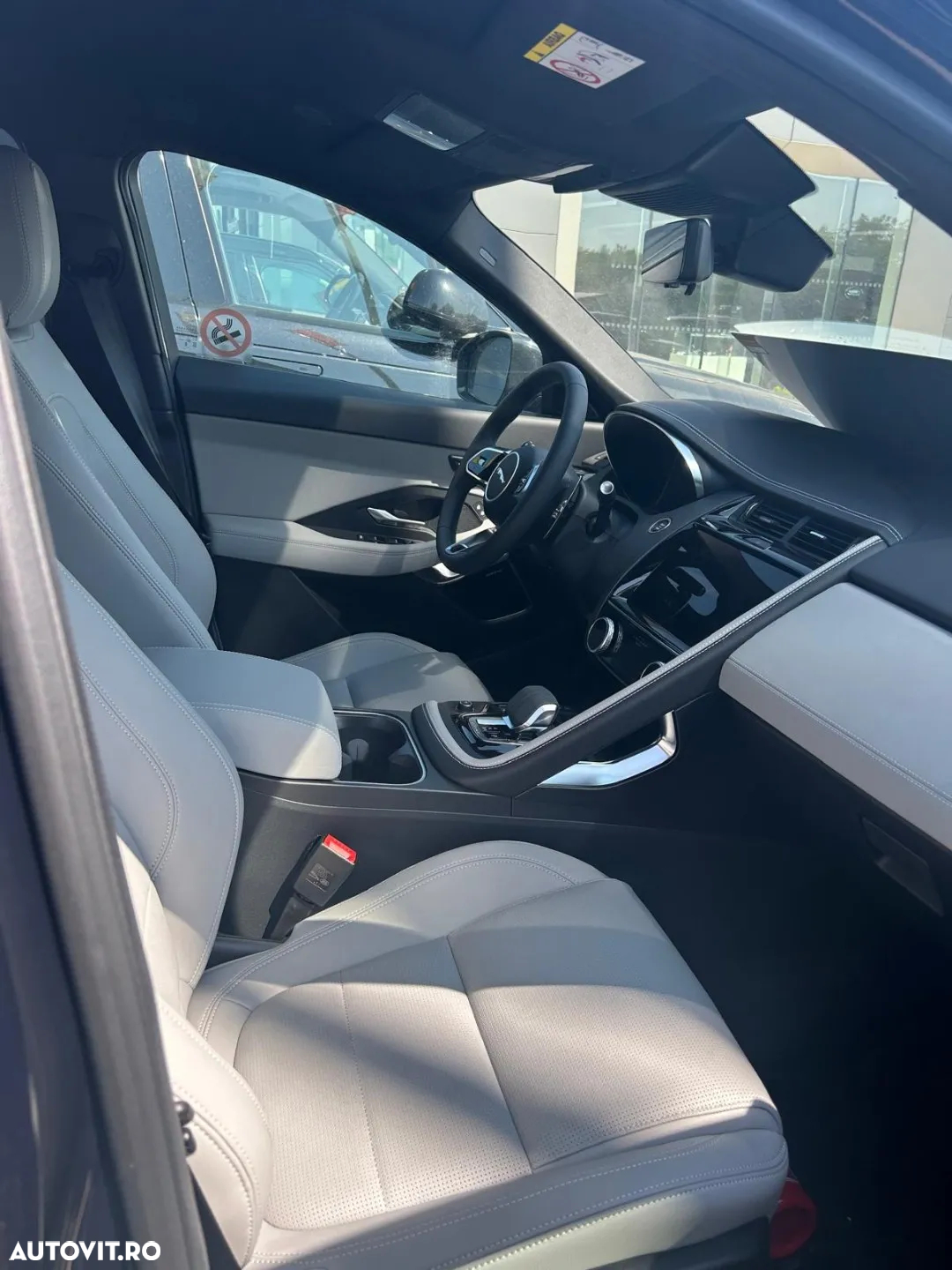 Jaguar E-Pace - 8