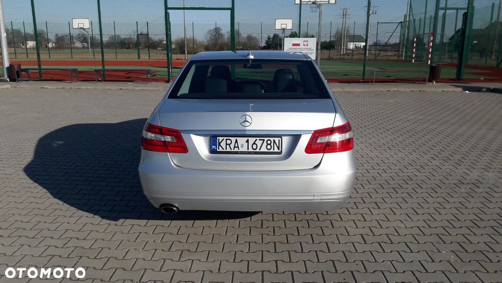 Mercedes-Benz Klasa E 200 CGI BlueEFFICIENCY - 6