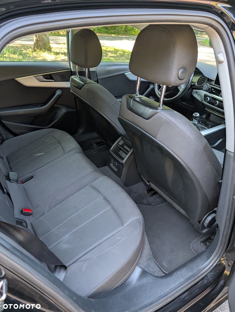 Audi A4 Limousine - 16