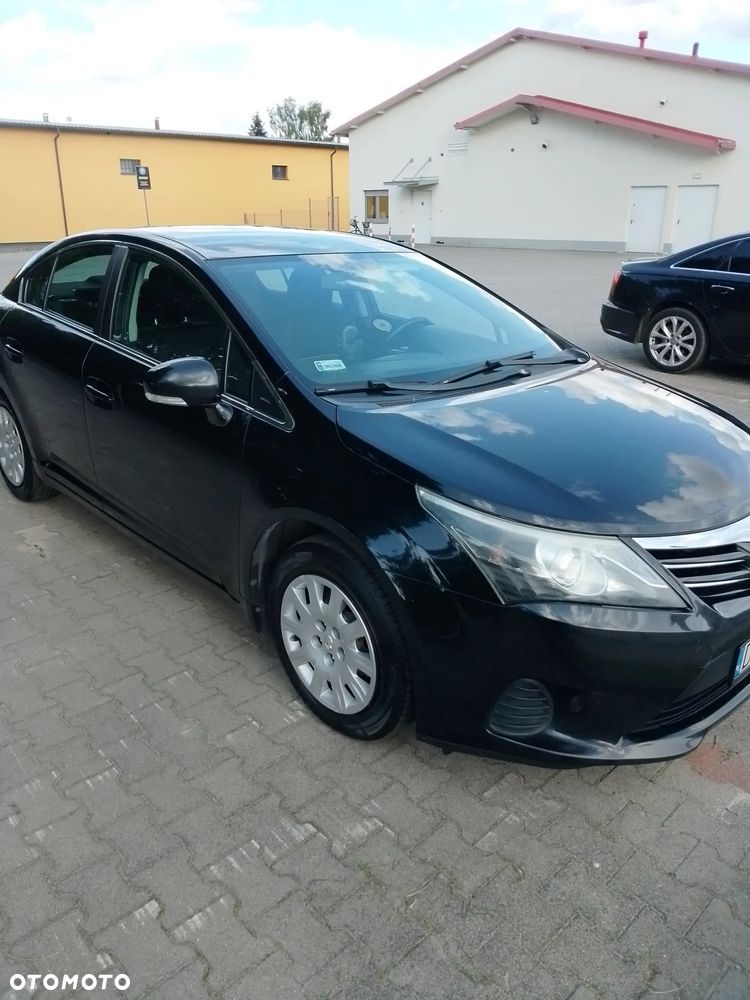 Toyota Avensis 1.6 Premium - 8