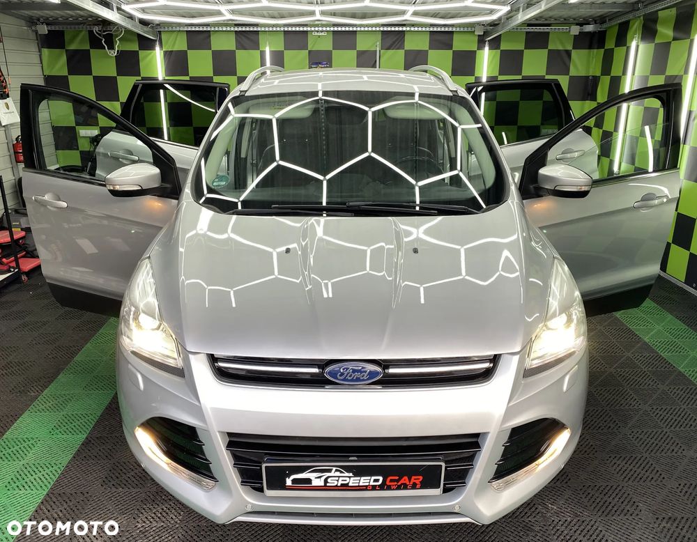 Ford Kuga 1.5 EcoBoost 4x4 Titanium - 8