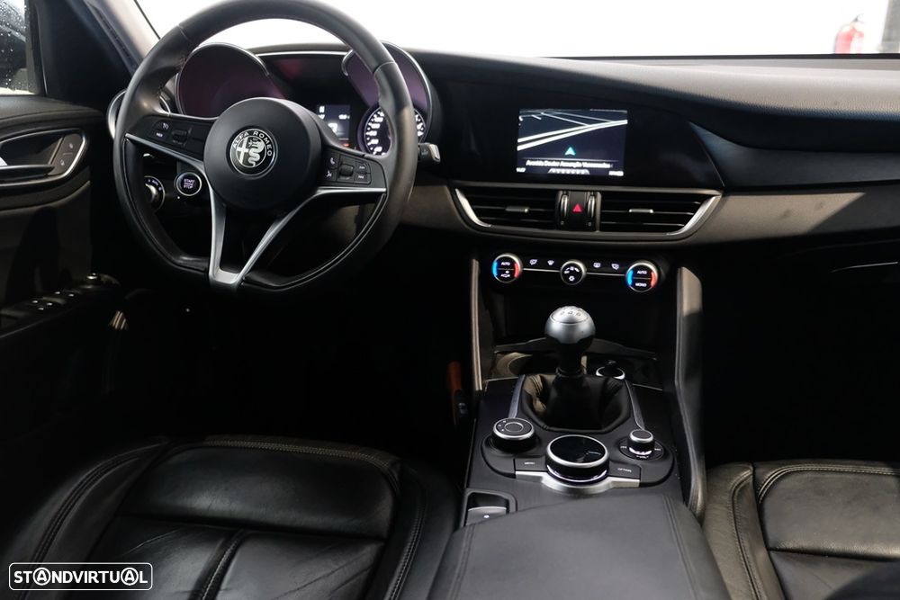 Alfa Romeo Giulia 2.2 D Super - 12