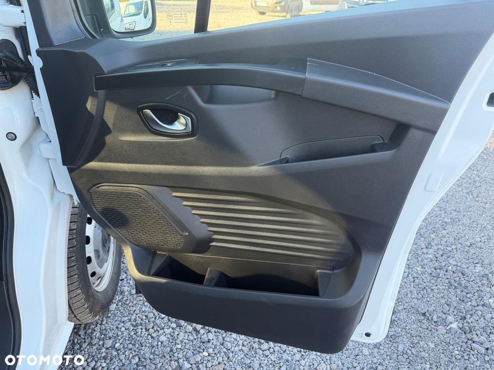 Renault Trafic / L2H2 / 2.0D / 150KM / Najbogatsza wersja / L2 H2 / - 32