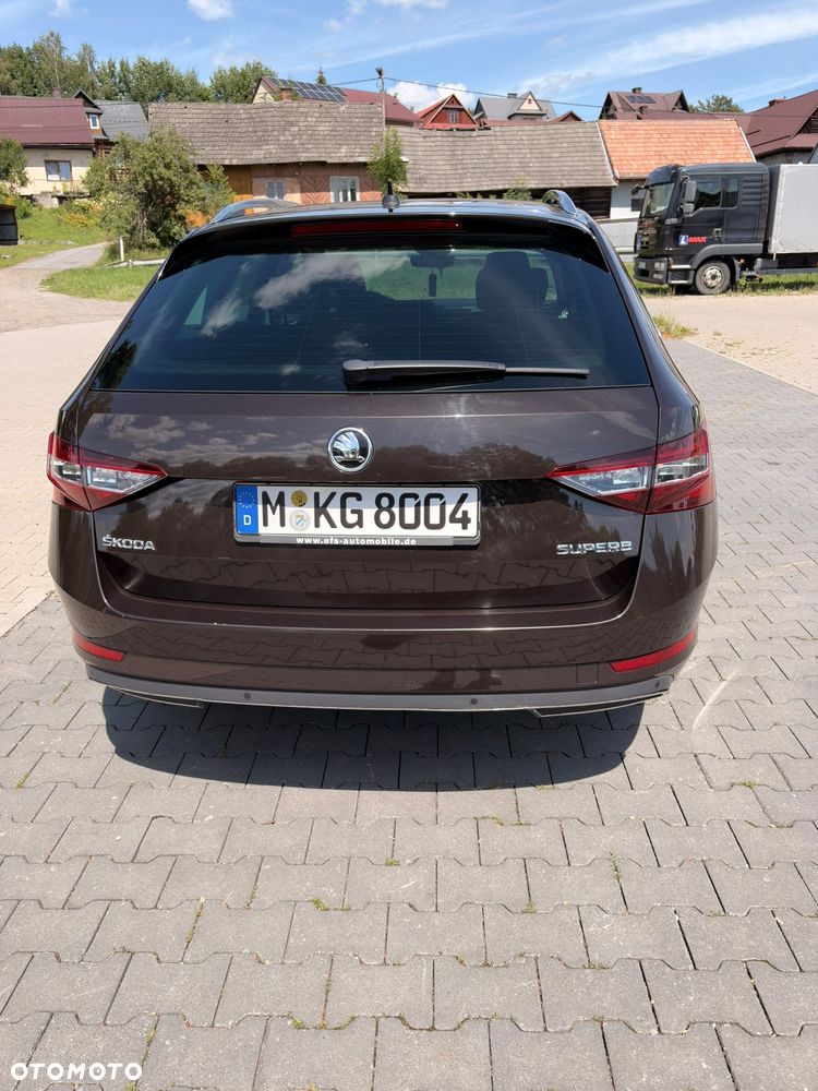 Skoda Superb 2.0 TDI Ambition DSG - 9