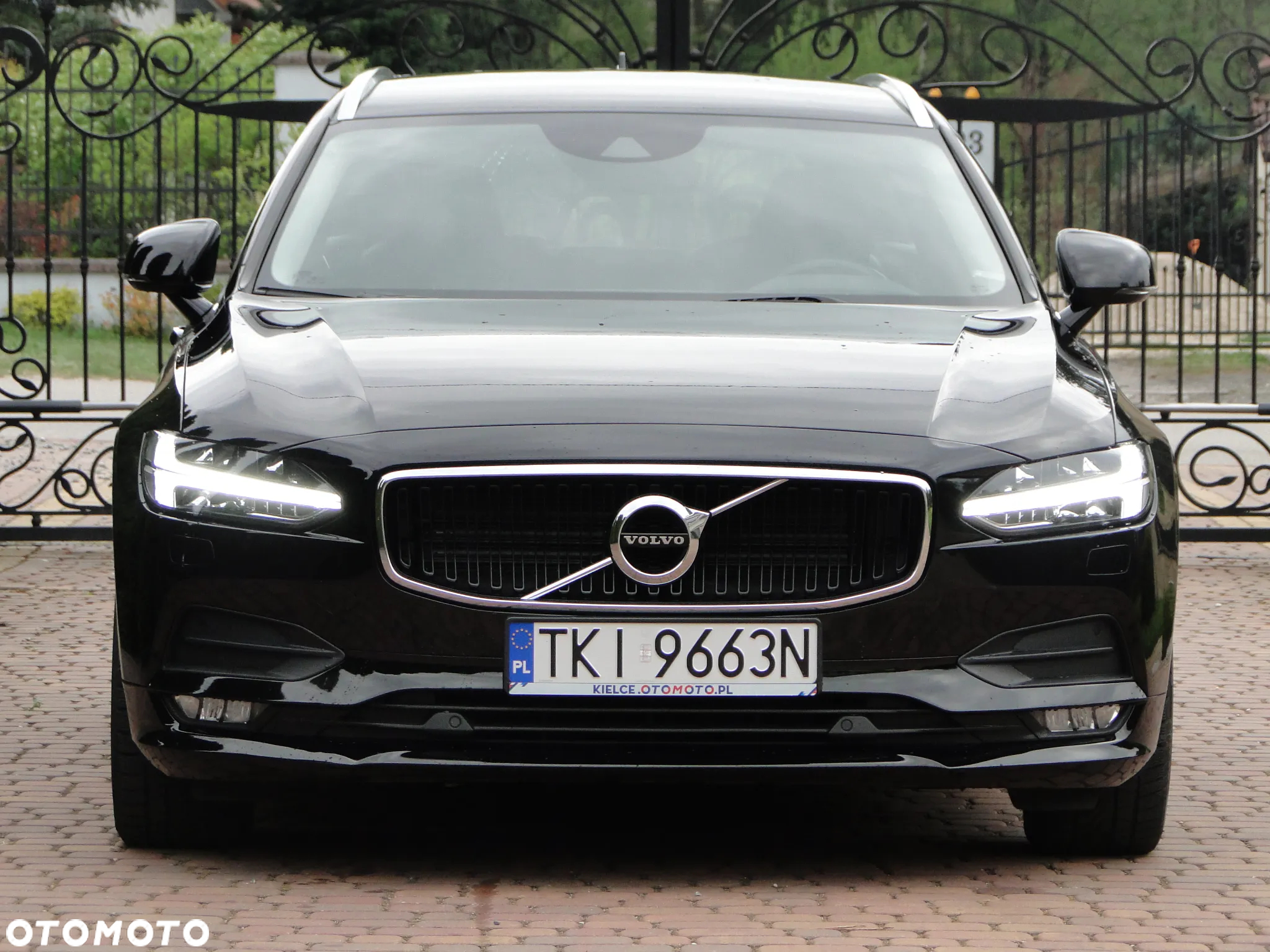 Volvo V90 D4 Momentum Pro - 5