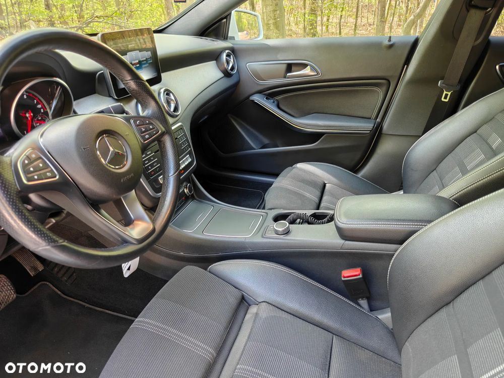 Mercedes-Benz CLA - 14