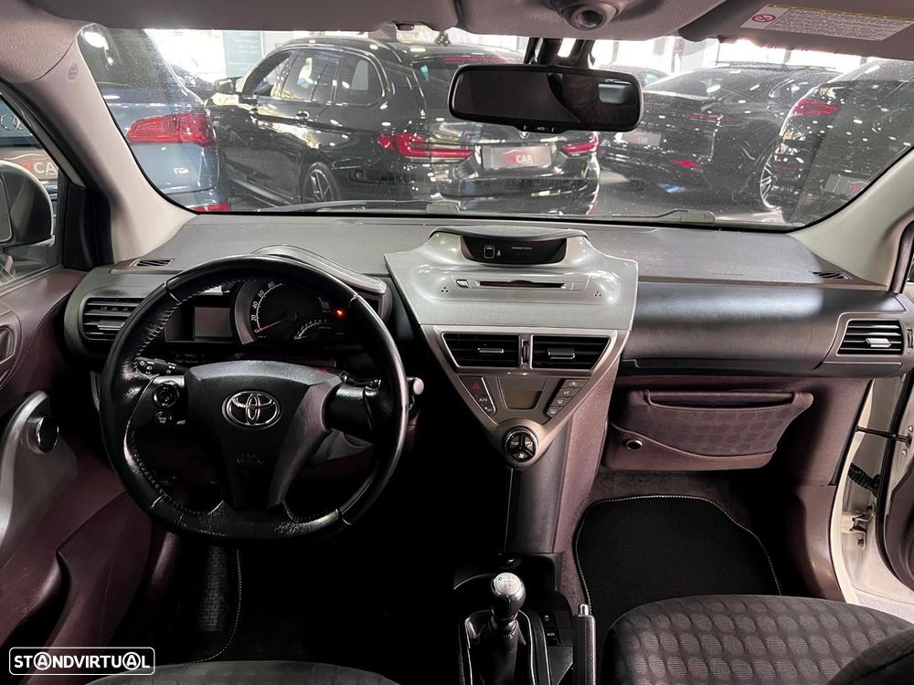 Toyota iQ 1.0 VVT-i 2 EP - 8