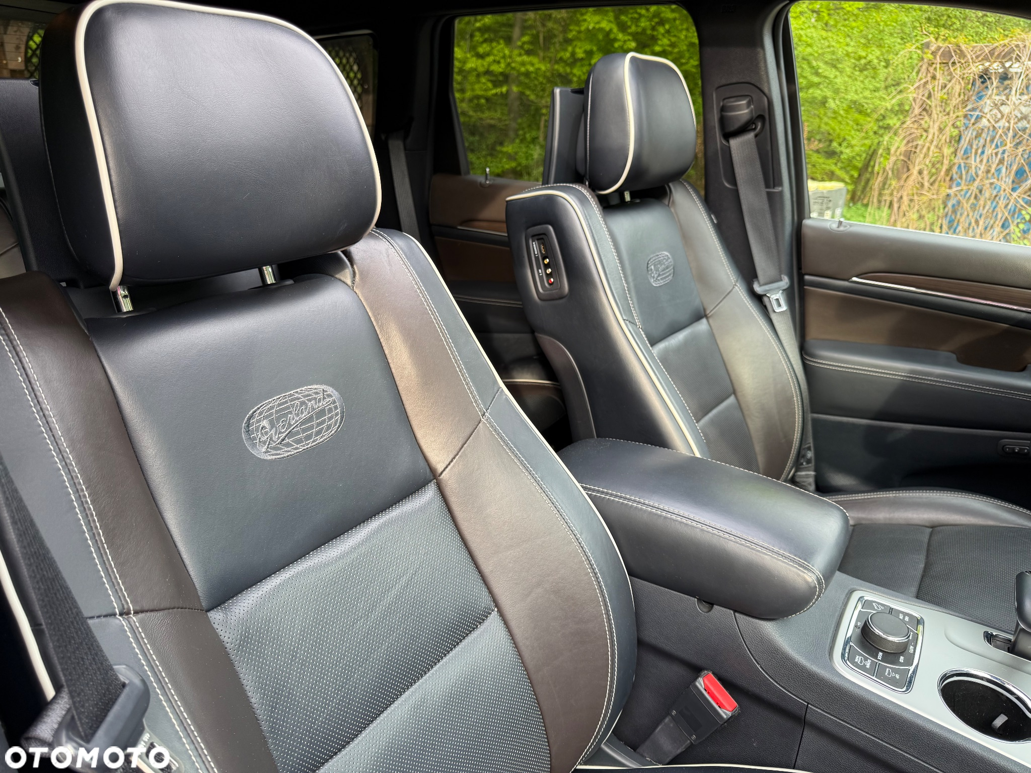 Jeep Grand Cherokee - 35