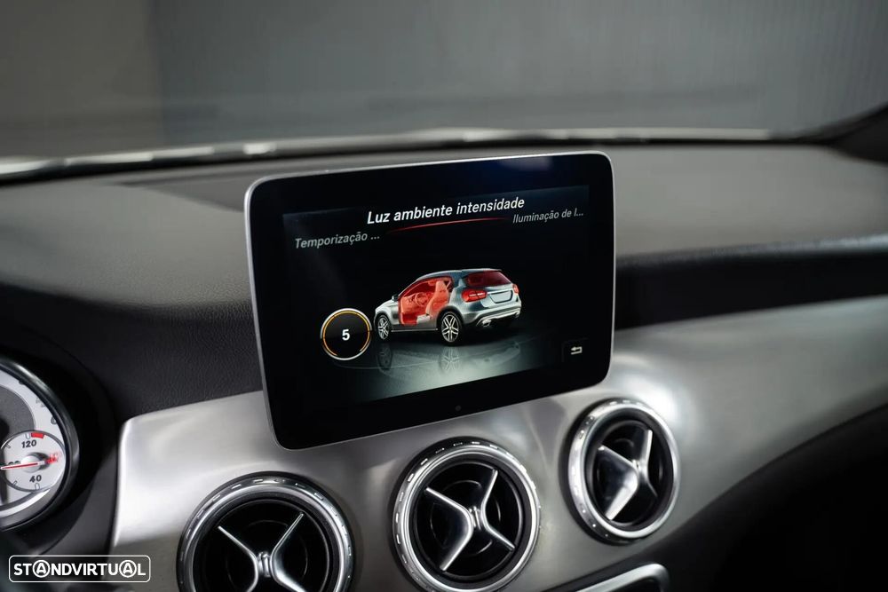 Mercedes-Benz GLA 200 - 28