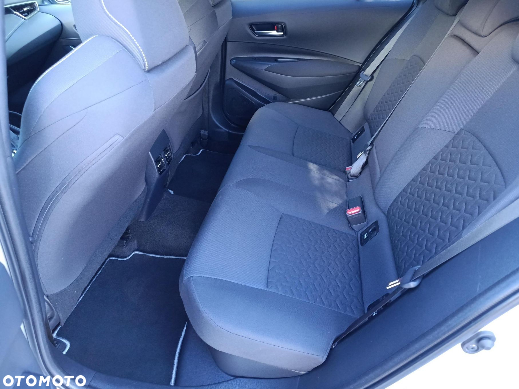 Toyota Corolla 1.8 Hybrid Comfort - 21