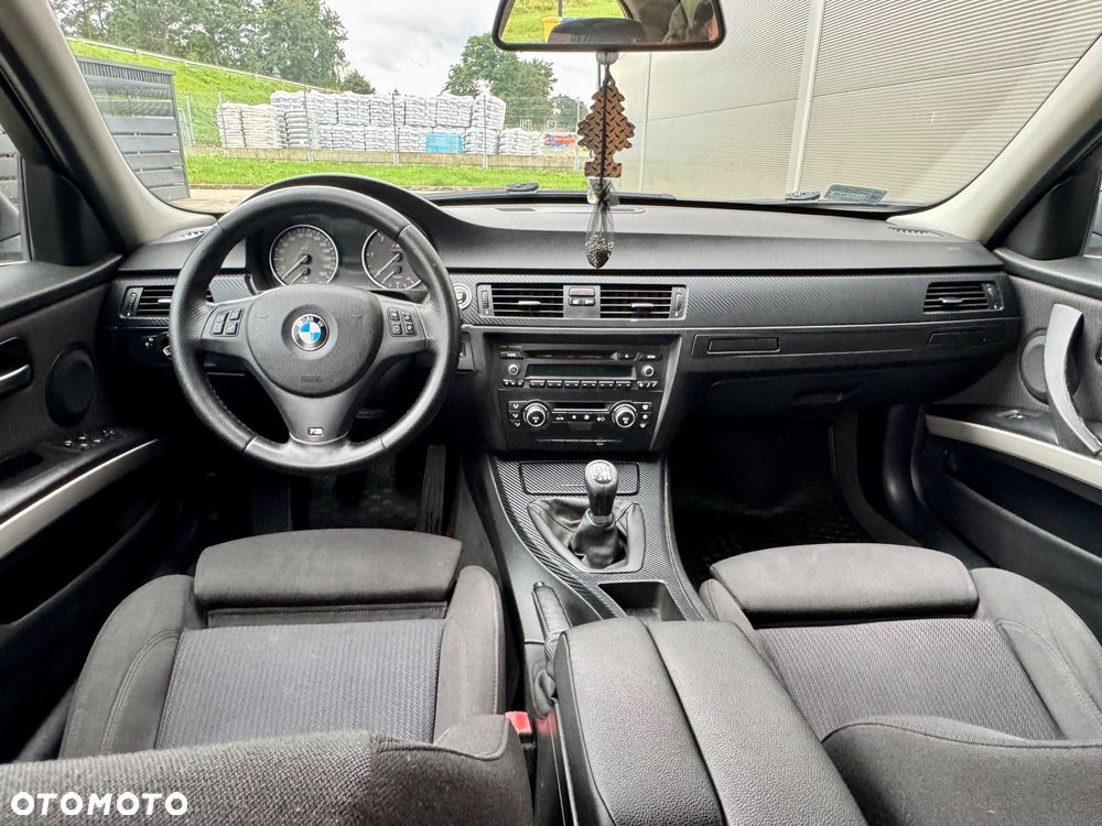 BMW Seria 3 318d Sport Line - 9