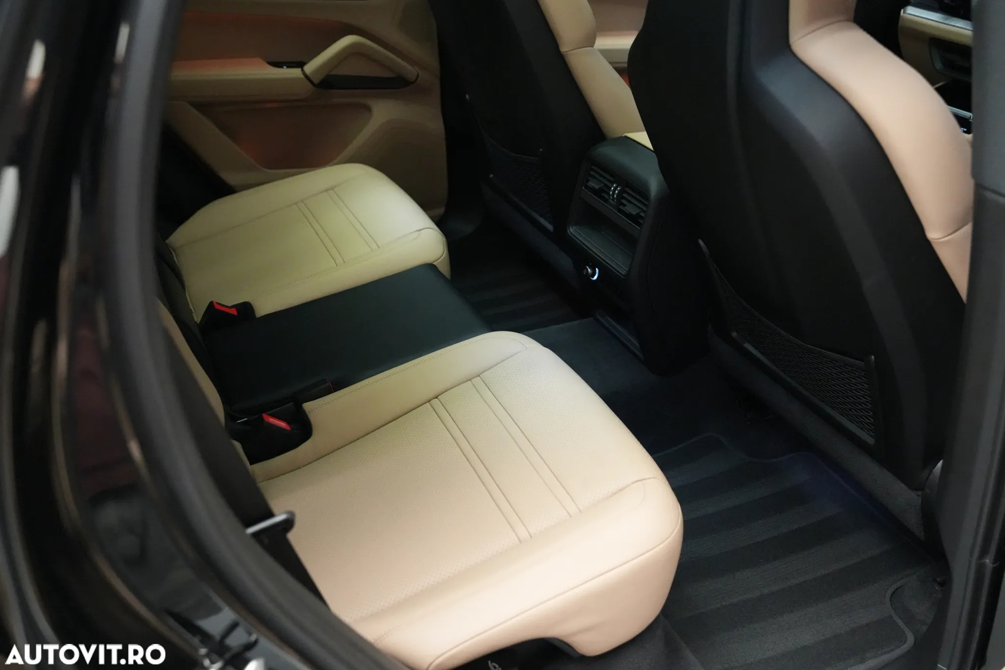Porsche Cayenne S - 37