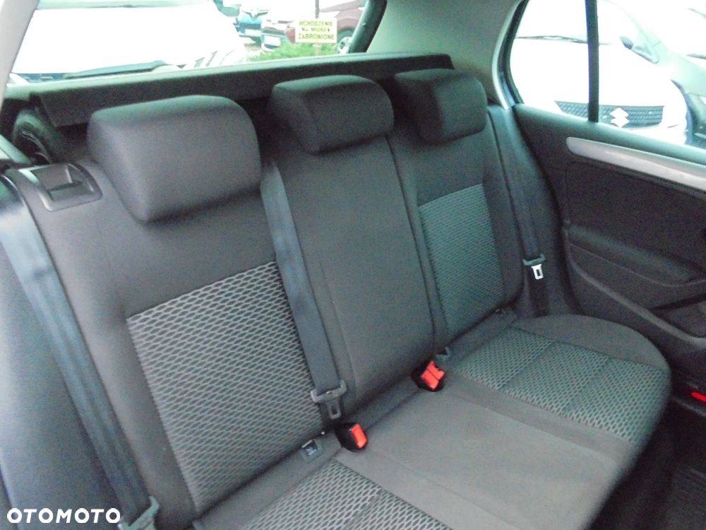Volkswagen Golf 1.6 TDI DPF Comfortline - 15