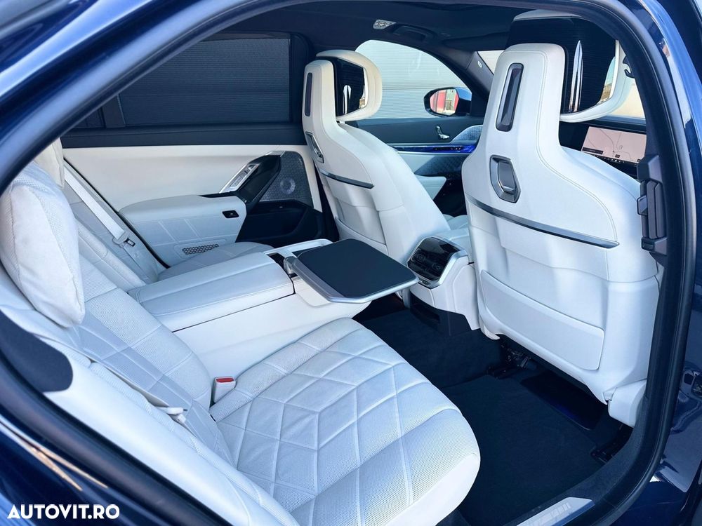 BMW Seria 7 - 24