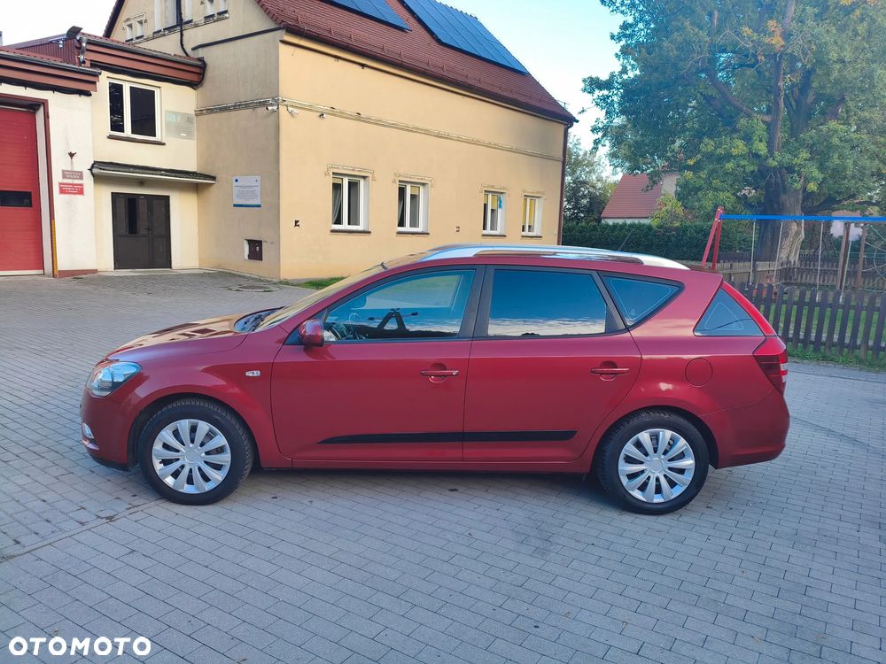 Kia Ceed 1.4 CVVT Dream-Team Edition - 11
