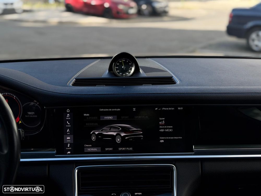 Porsche Panamera 4 E-Hybrid - 30