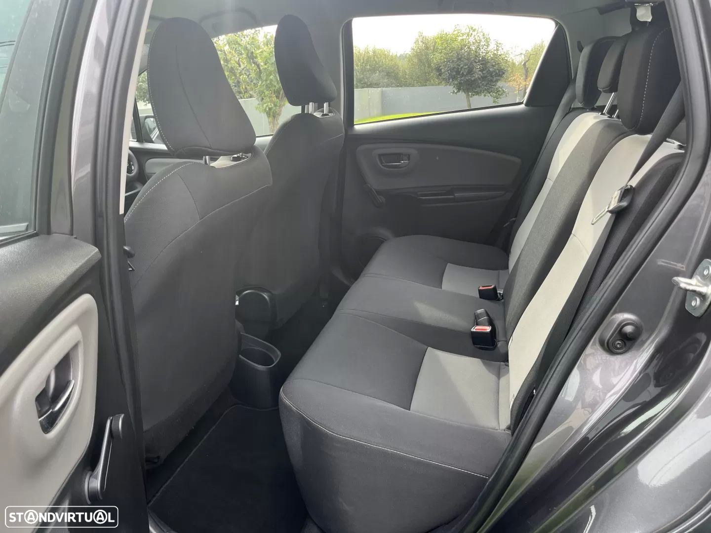 Toyota Yaris 1.0 VVT-i Exclusive - 35