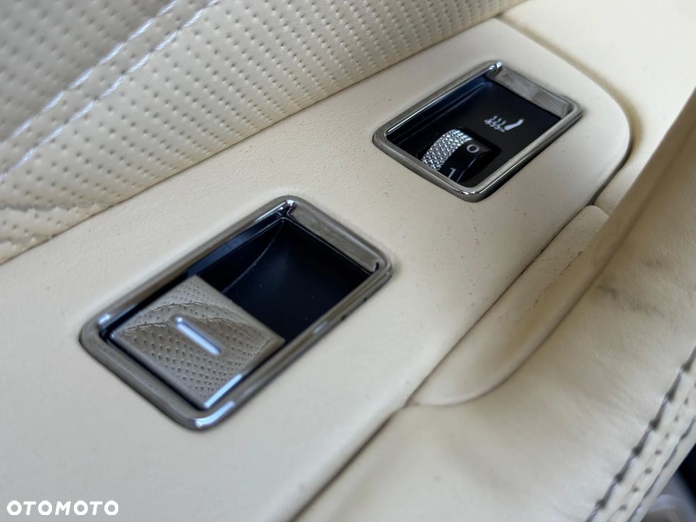 Bentley Flying Spur - 33