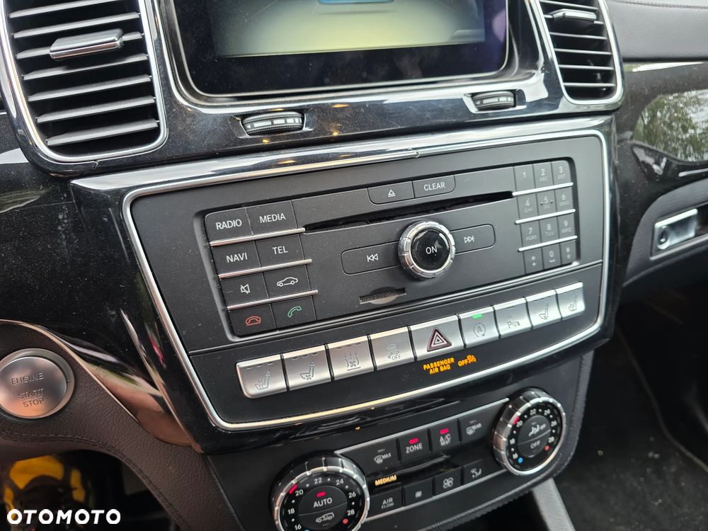 Mercedes-Benz GLS - 23