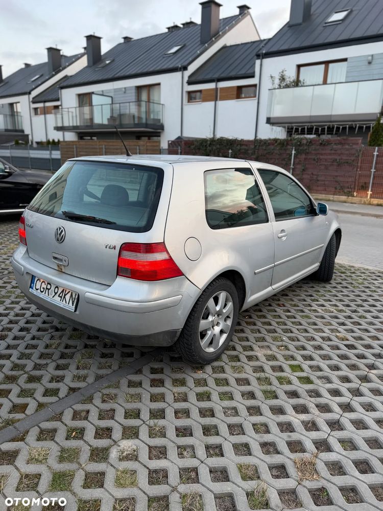 Volkswagen Golf 1.9 TDI Basis - 2