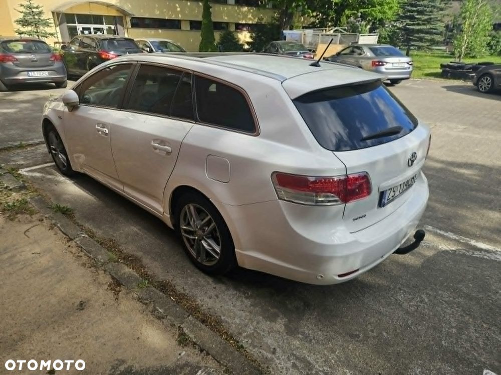 Toyota Avensis 2.2 D-CAT Sol plus NAVI - 5
