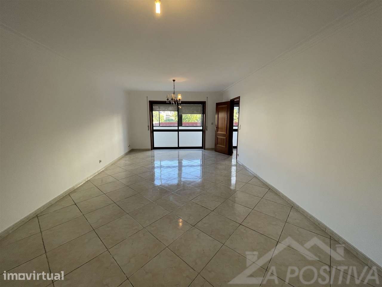 Apartamento T3 Arrendamento em São João da Madeira,São João da Madeira - Grande imagem: 4/43