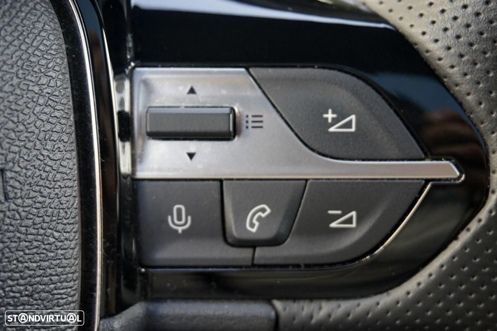 Peugeot 408 1.2 PureTech GT EAT8 - 11