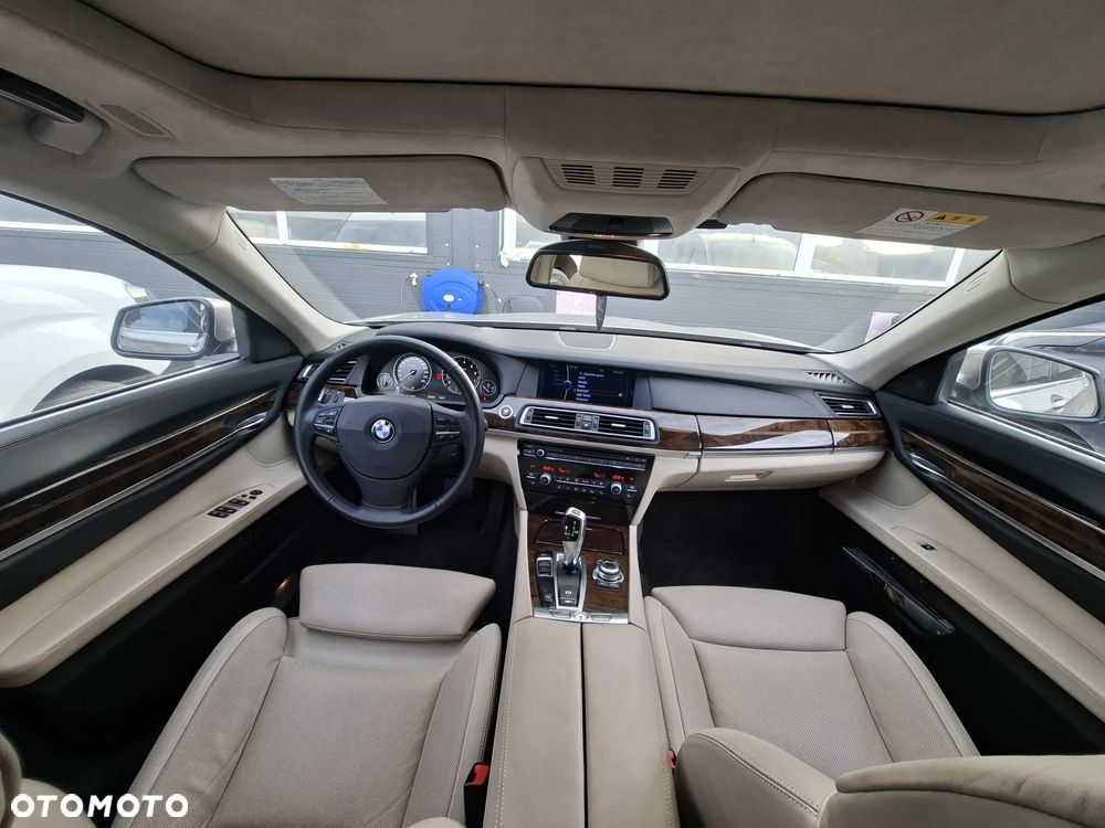 BMW Seria 7 760i L - 7