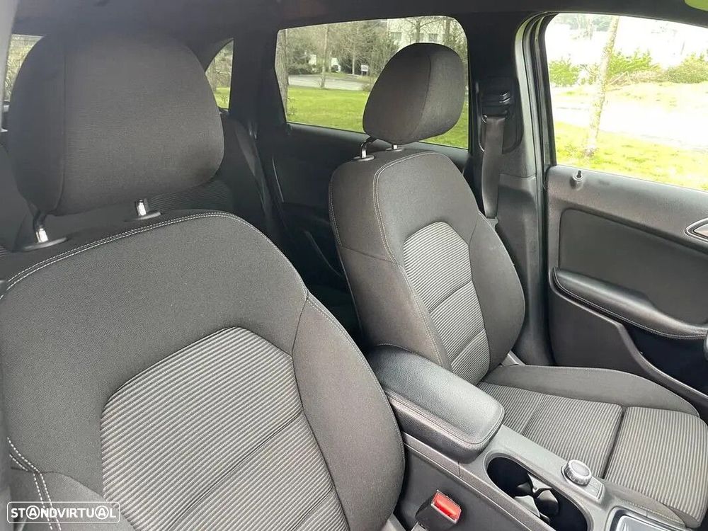 Mercedes-Benz B 180 - 25