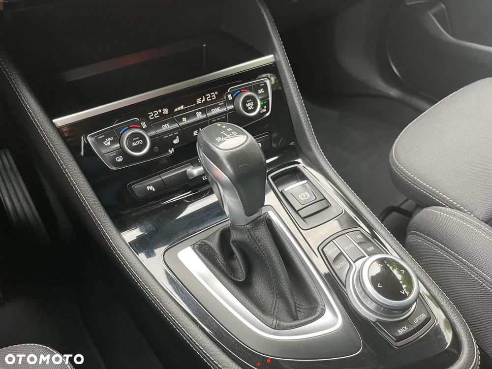 BMW Seria 2 218d Sport-Aut Sport Line - 14